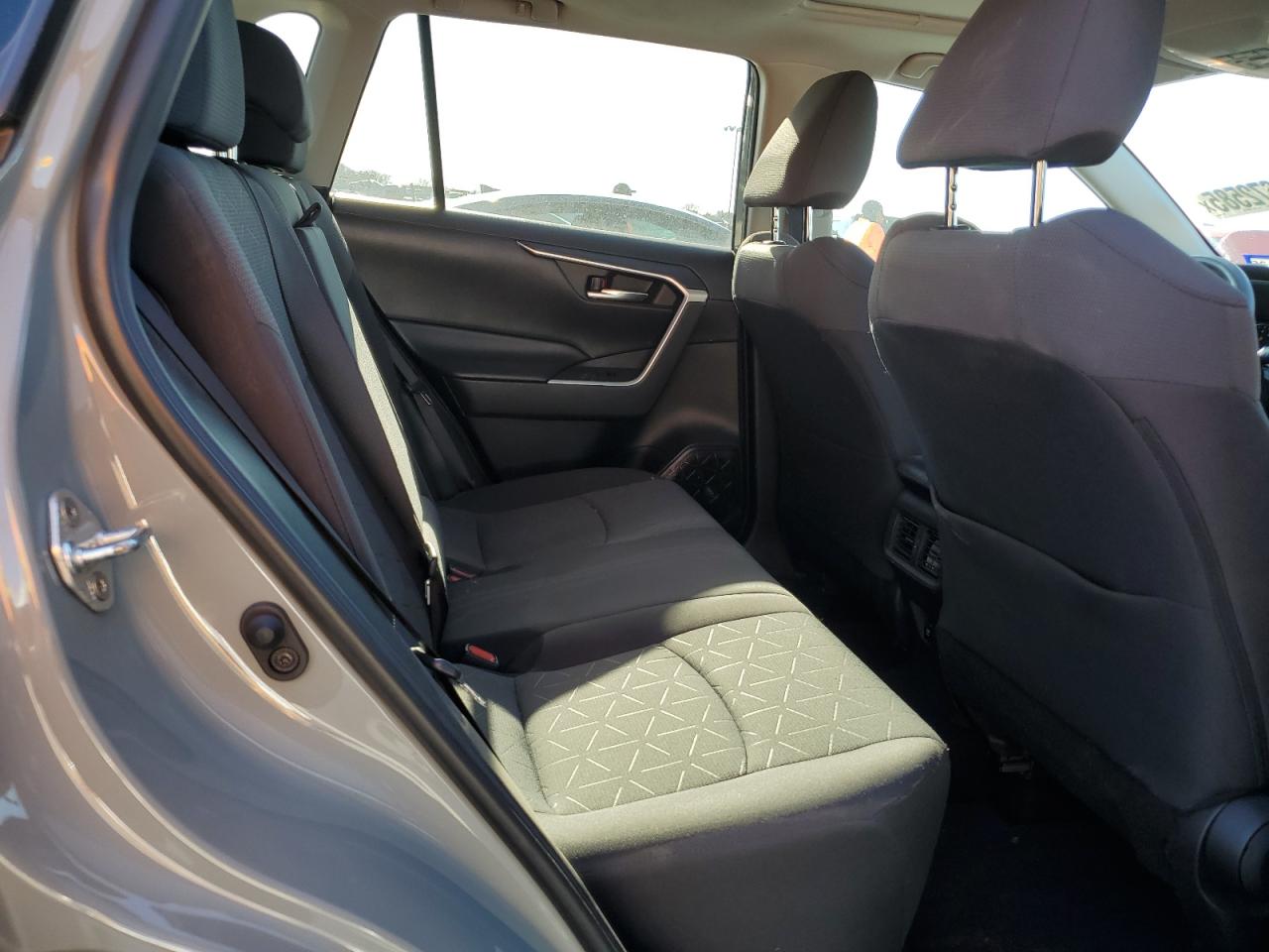 2019 Toyota RAV 4 - Image 11