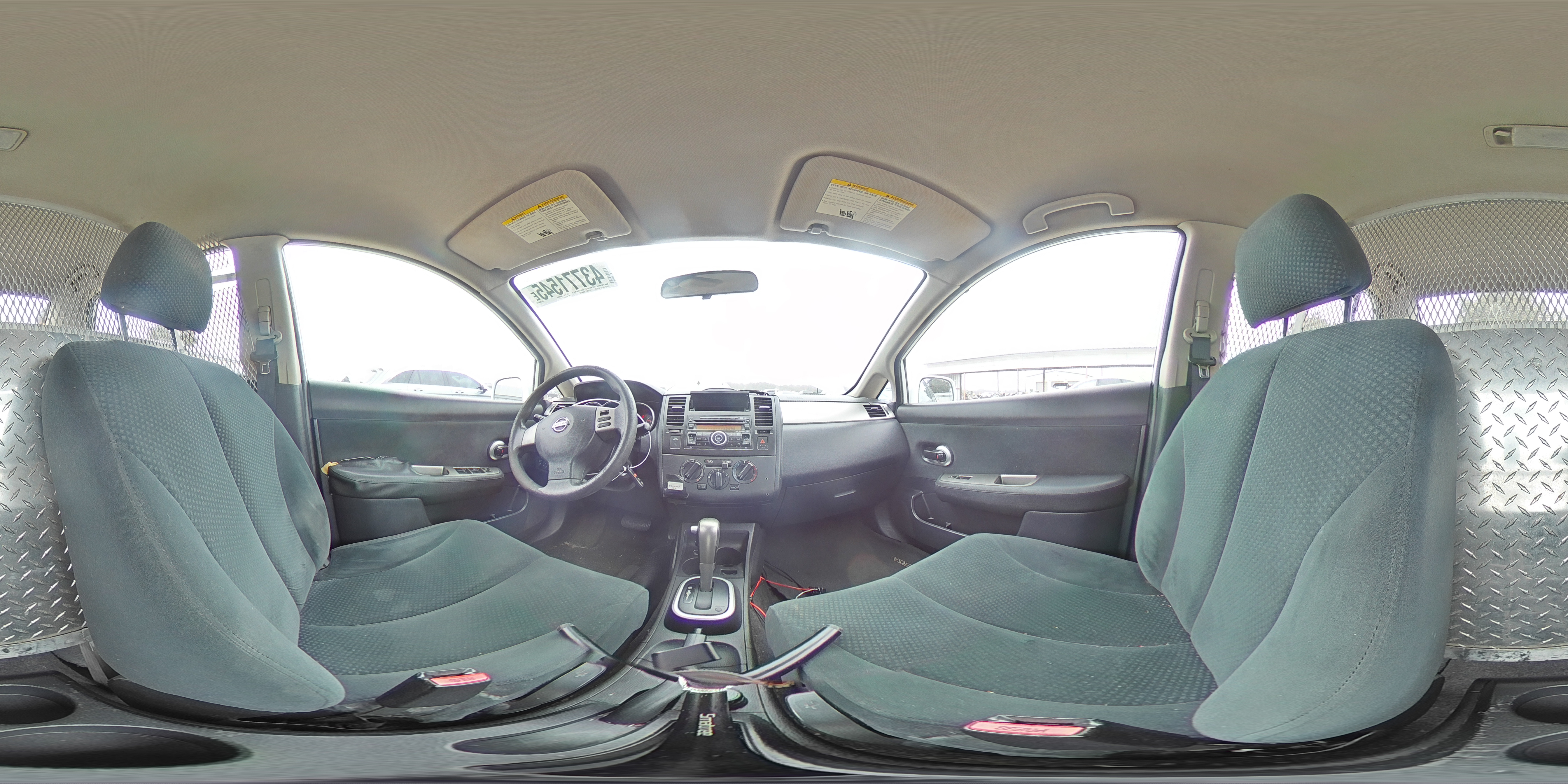 2011 Nissan Versa - Image 13