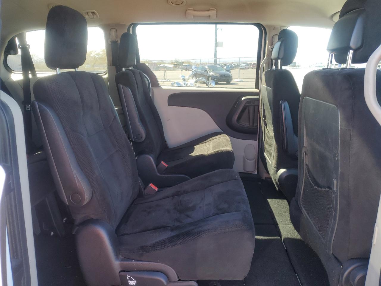 2014 Dodge Caravan - Image 11