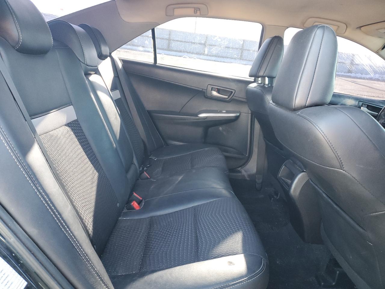 2014 Toyota Camry - Image 11
