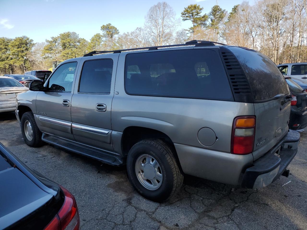 2003 GMC Yukon - Image 2