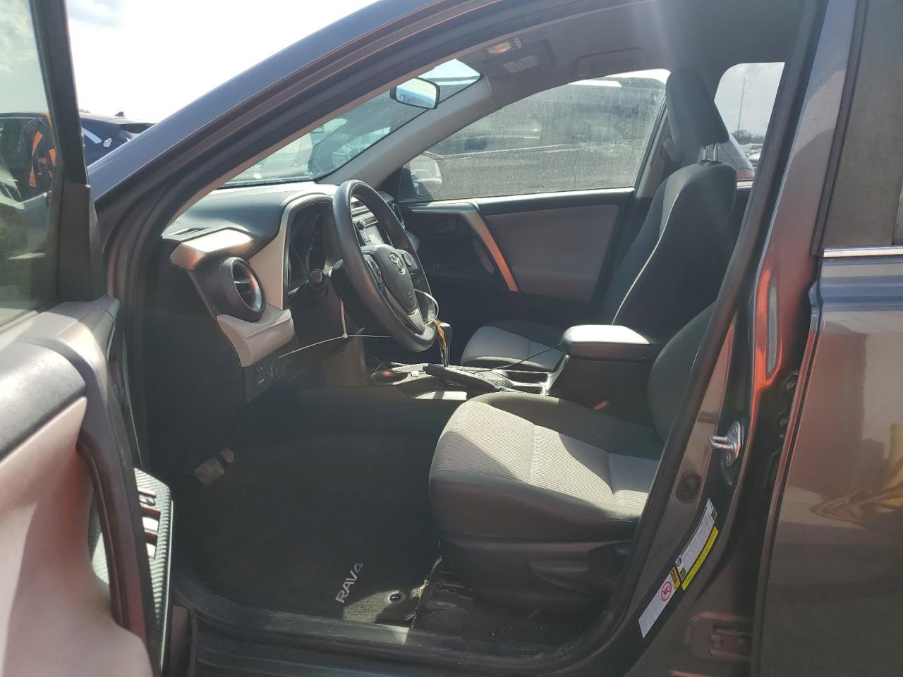 2014 Toyota RAV 4 - Image 7