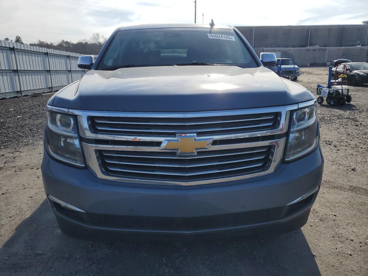 2016 Chevrolet Suburban - Image 5