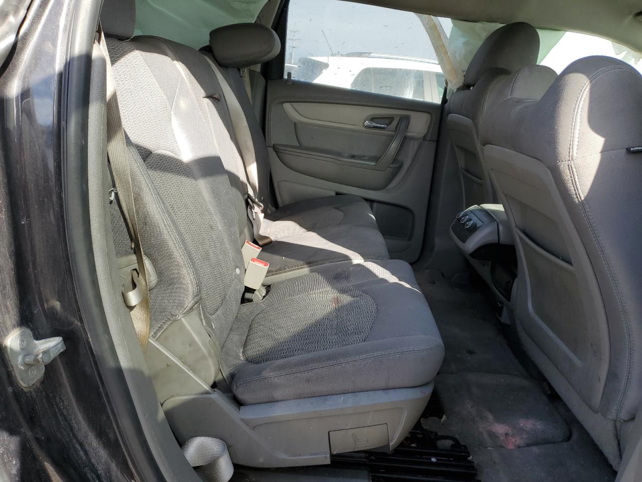 2014 Chevrolet Traverse - Image 11