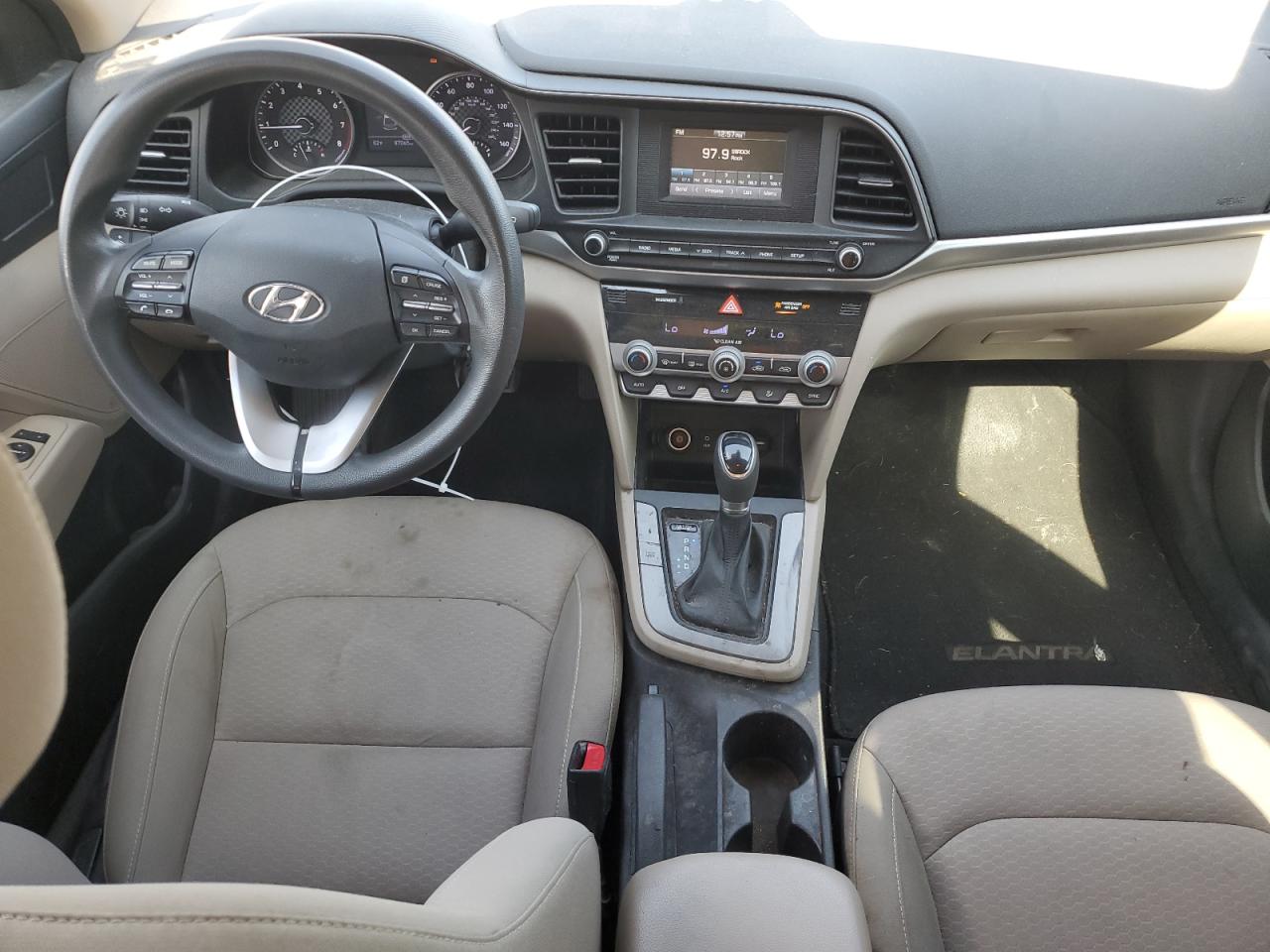 2020 Hyundai Elantra - Image 8