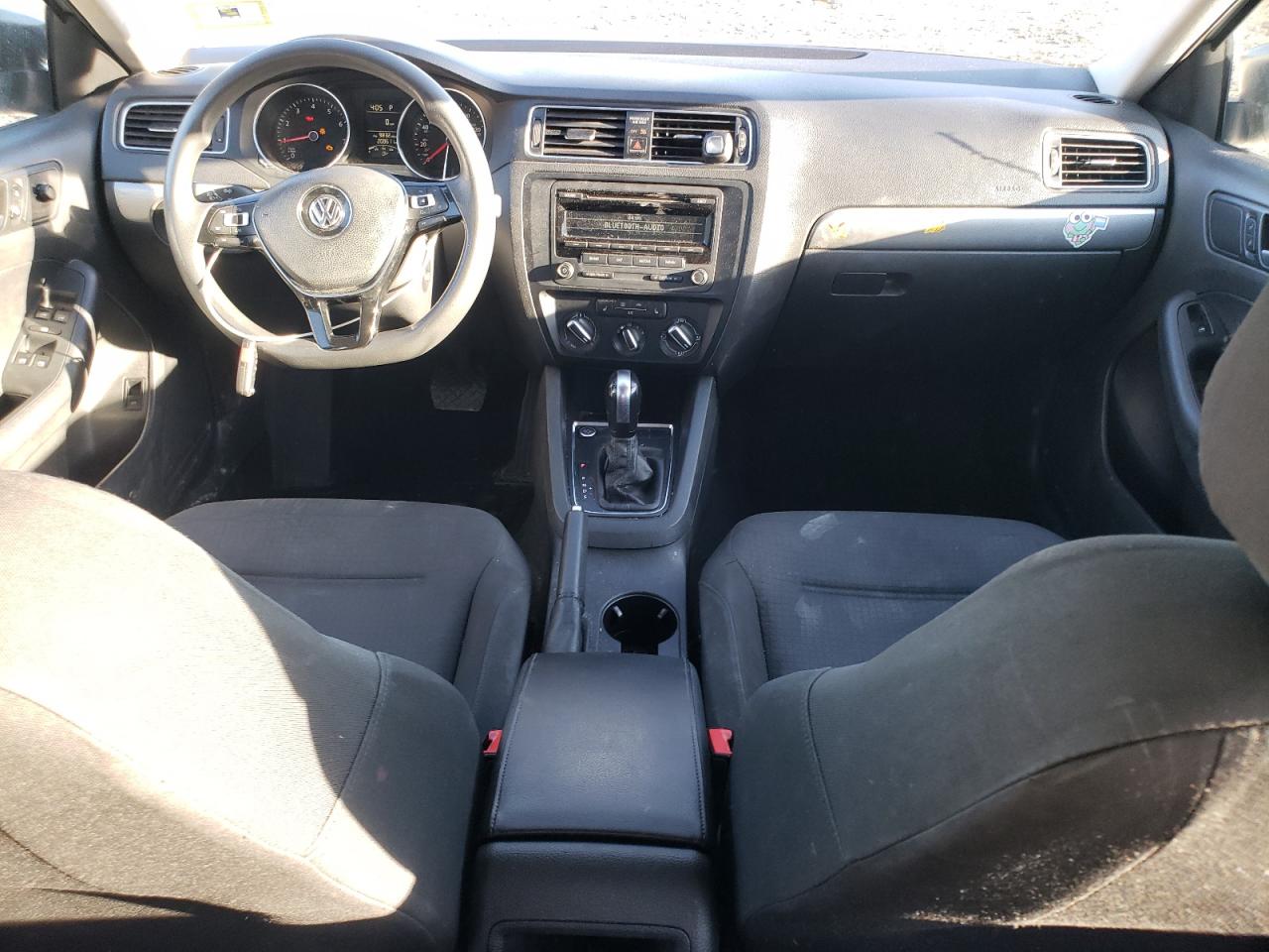 2015 Volkswagen Jetta - Image 9