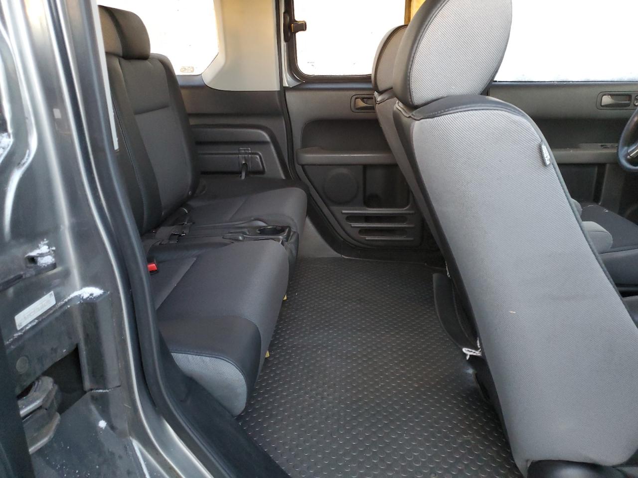 2005 Honda Element - Image 11