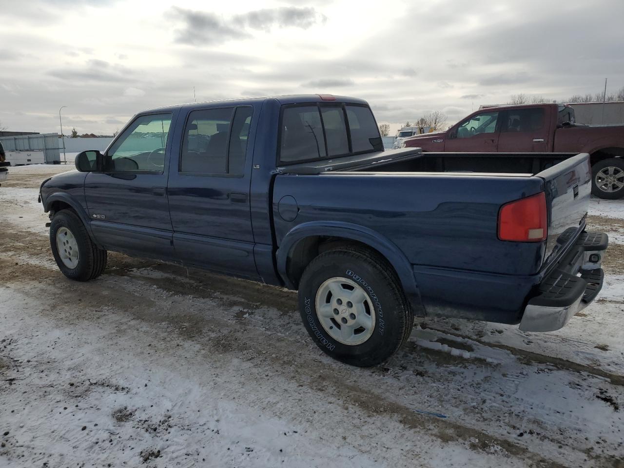 2002 Chevrolet S-10 Pickup - Image 2
