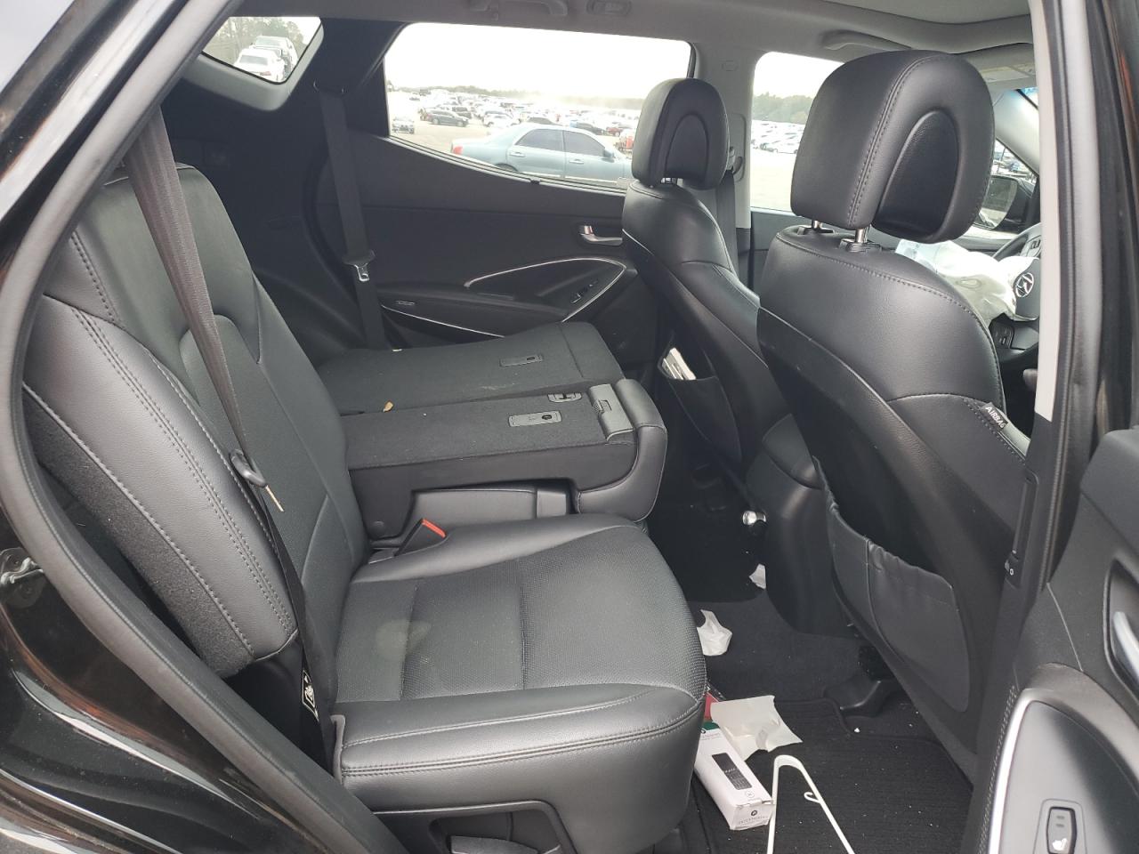 2018 Hyundai Santa Fe - Image 11