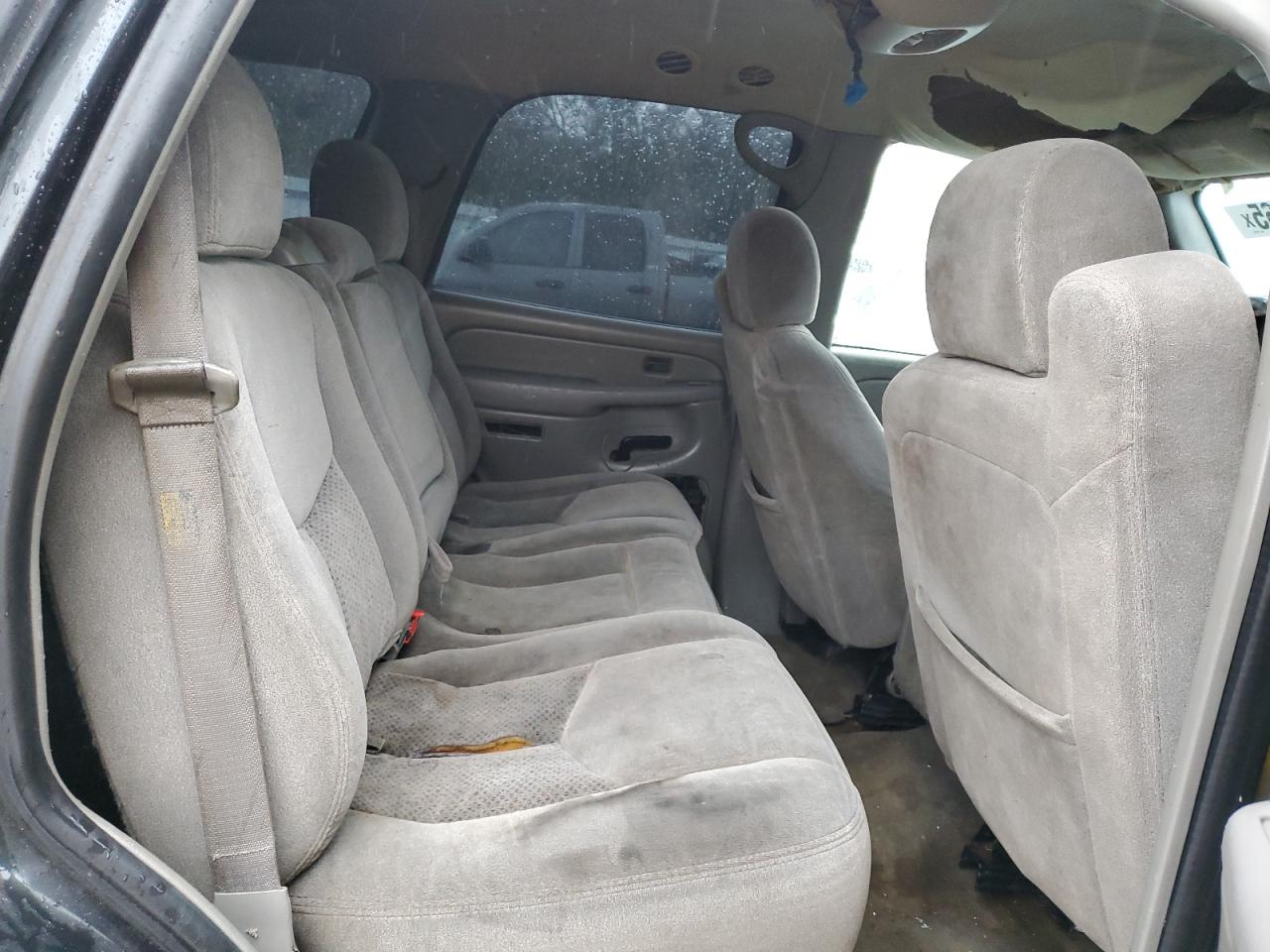 2005 Chevrolet Tahoe - Image 11