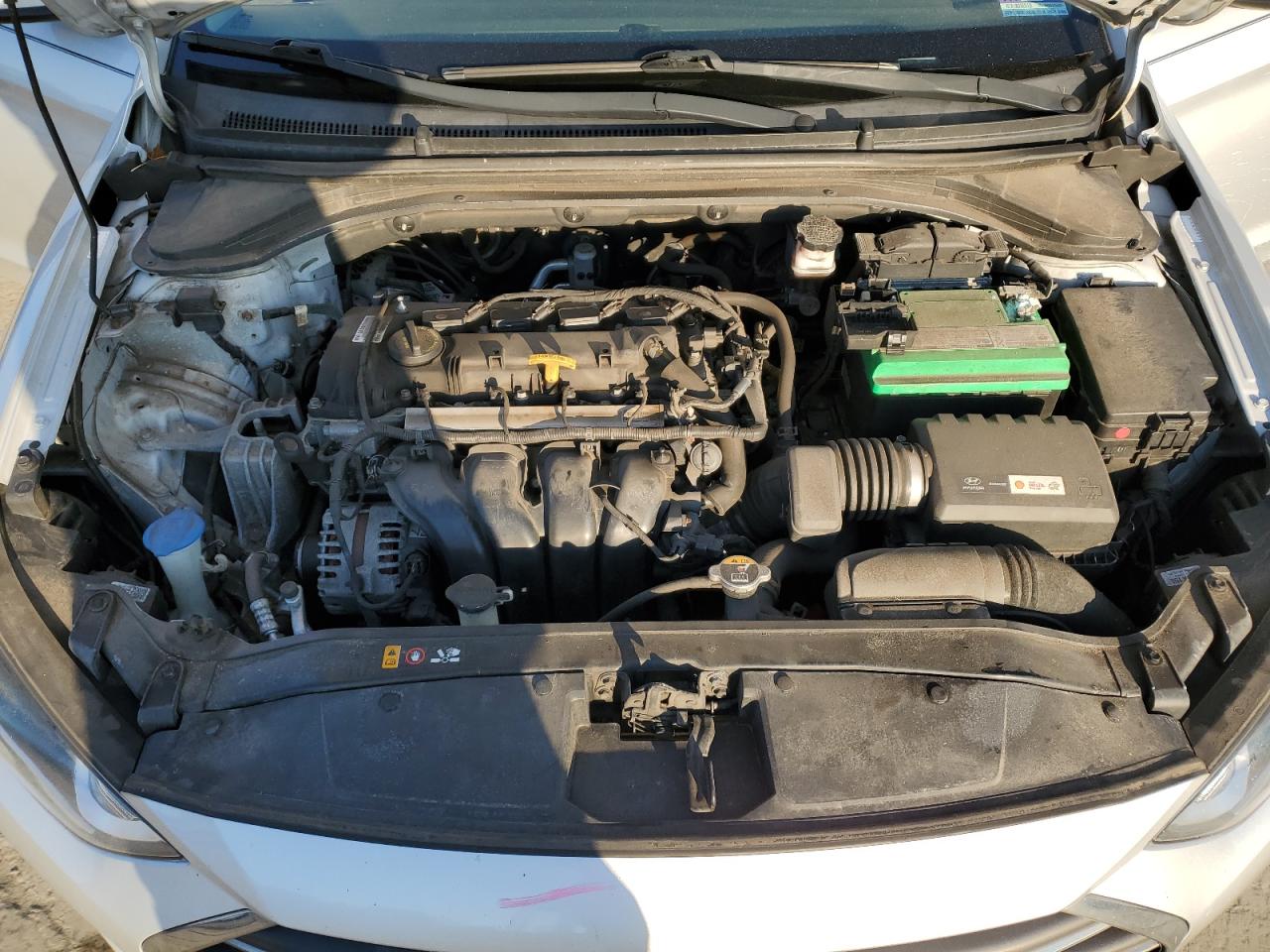 2017 Hyundai Elantra - Image 11