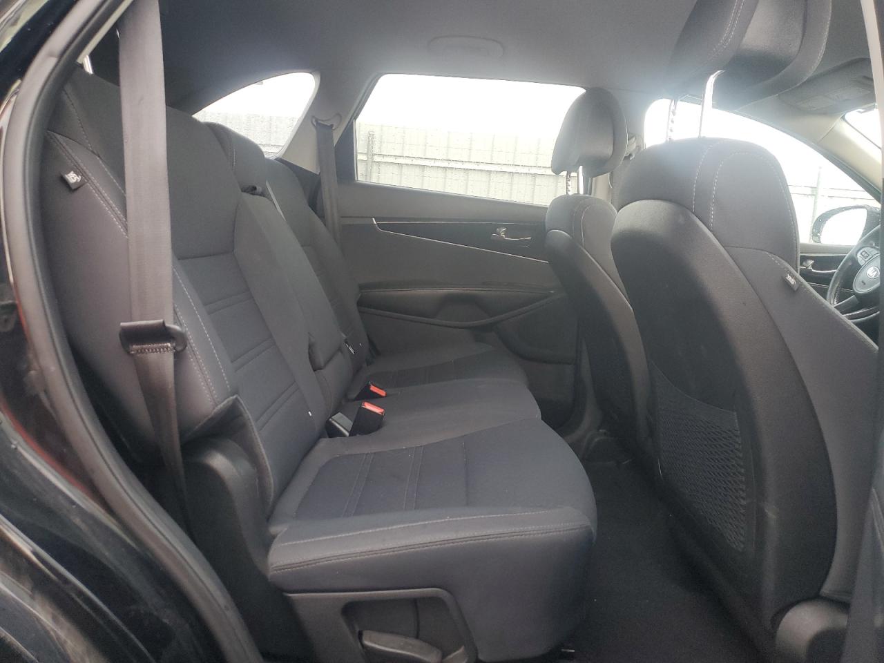 2016 Kia Sorento - Image 11