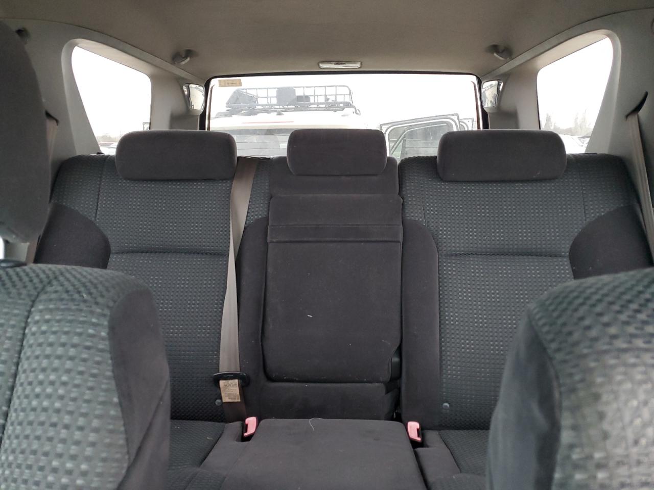 2005 Toyota 4Runner - Image 10