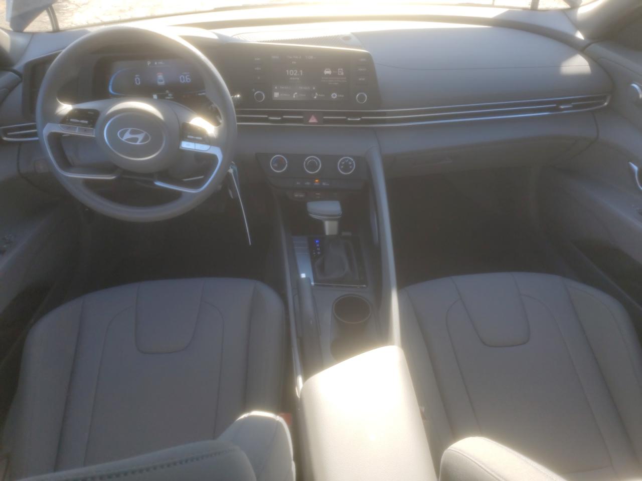 2024 Hyundai Elantra - Image 8