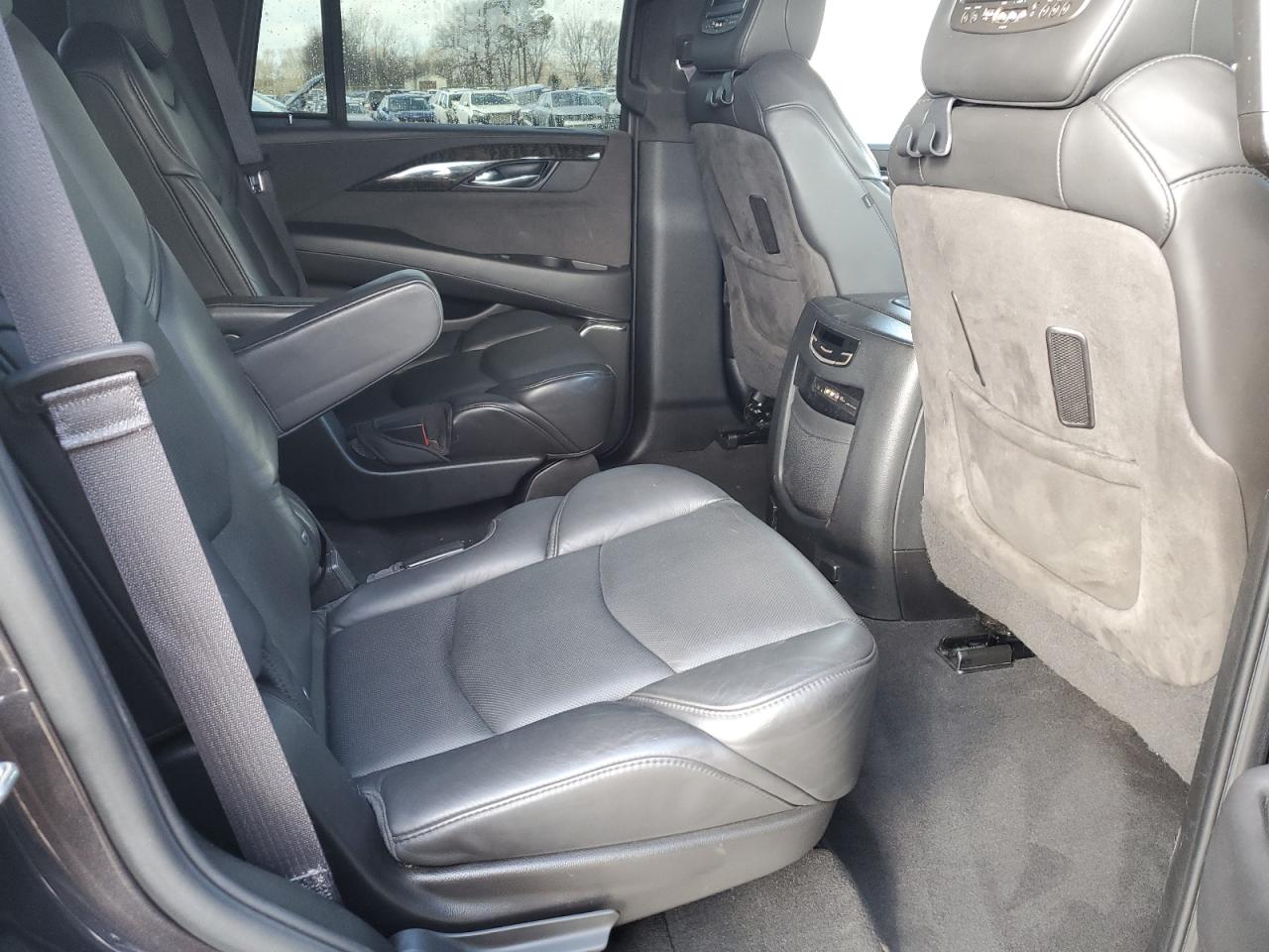 2016 Cadillac Escalade - Image 11