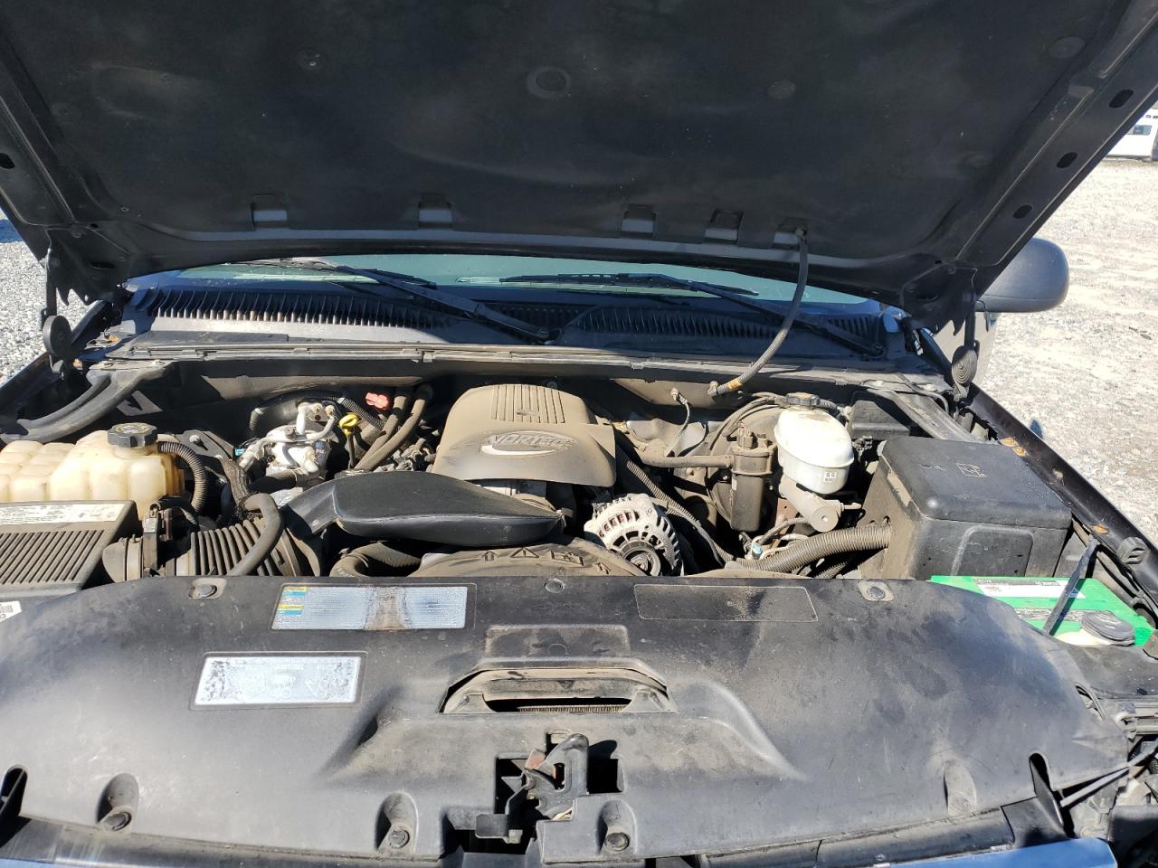 2004 GMC Sierra - Image 12