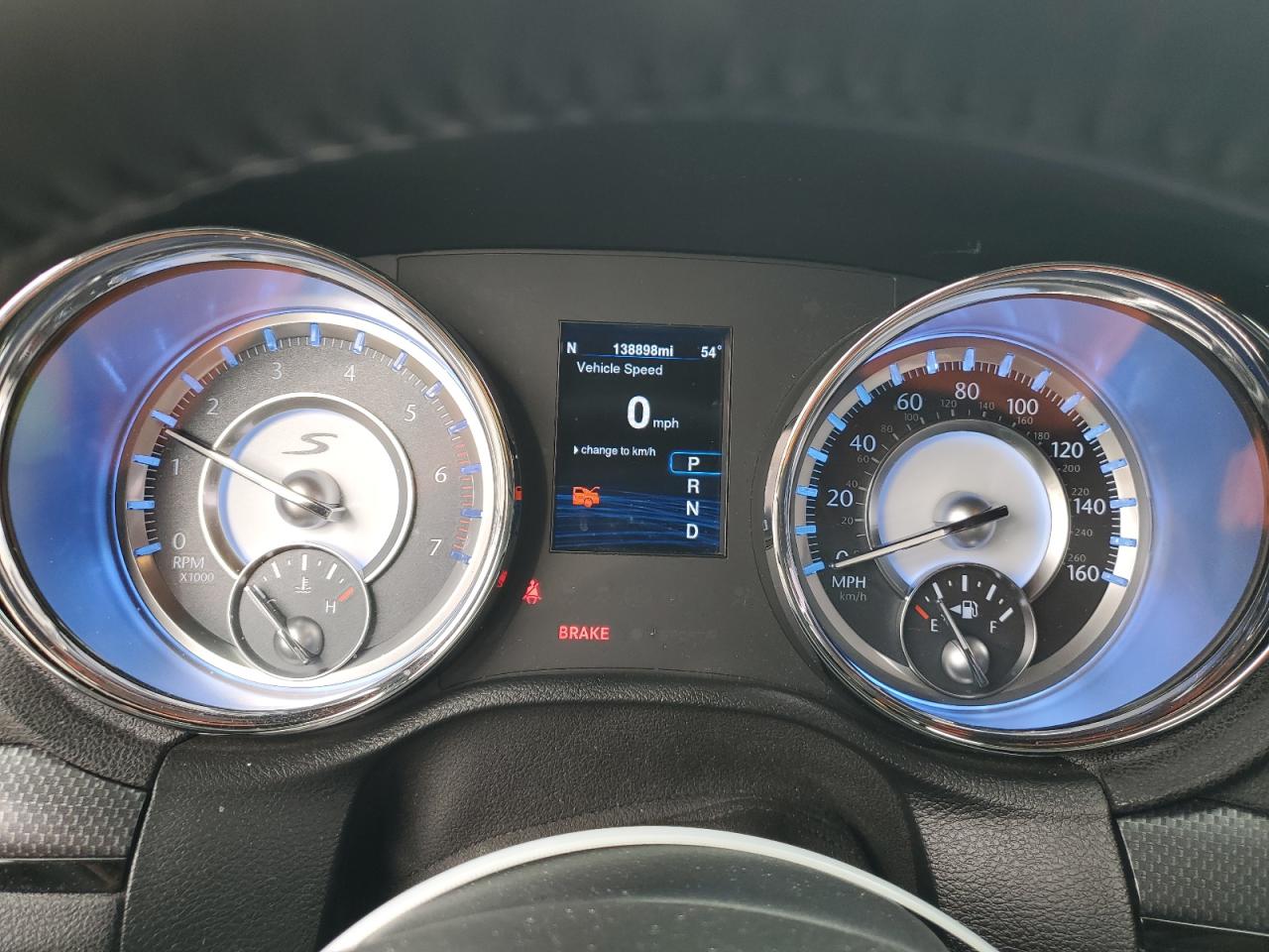 2014 Chrysler 300 - Image 9