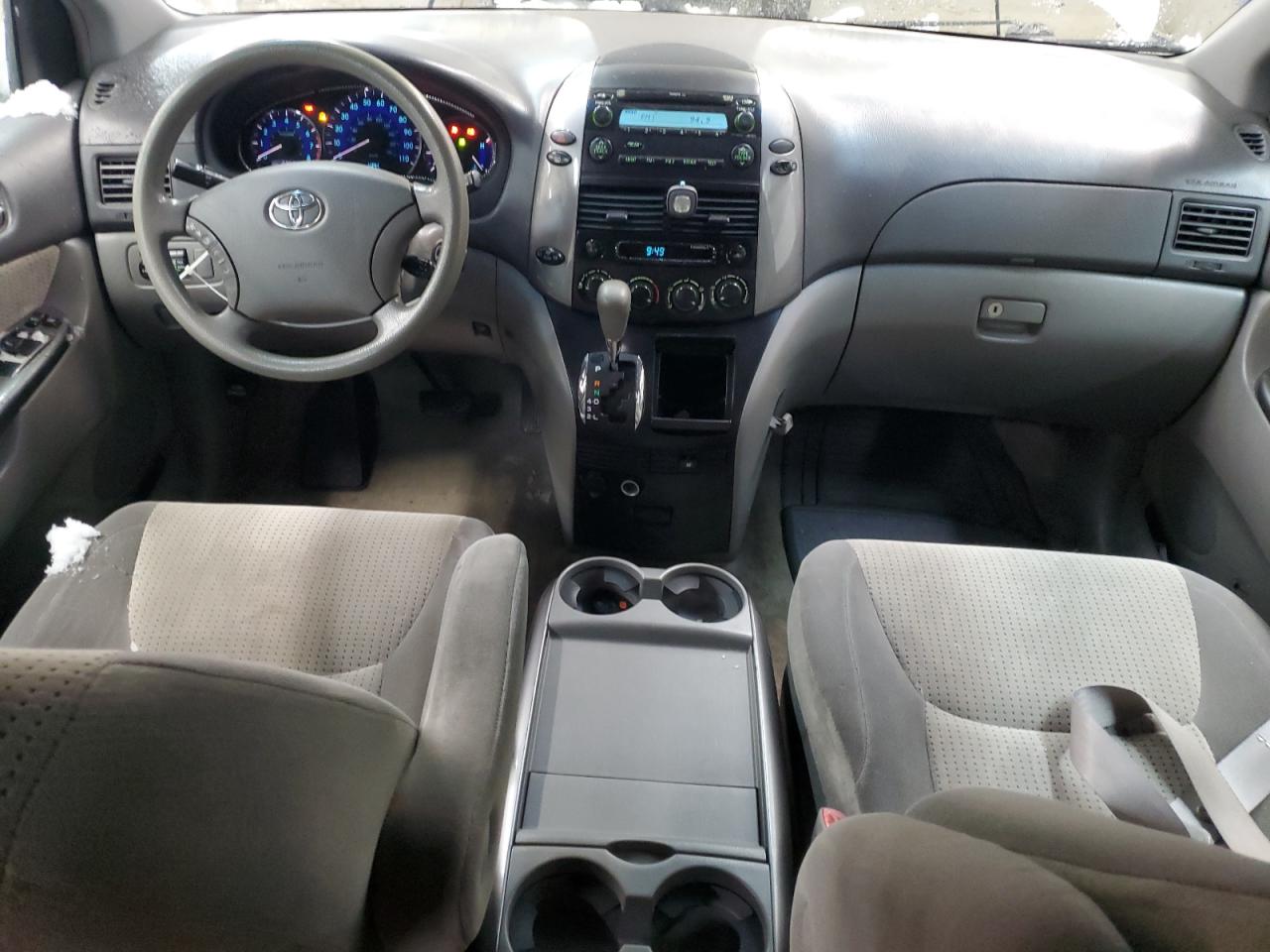2009 Toyota Sienna - Image 8