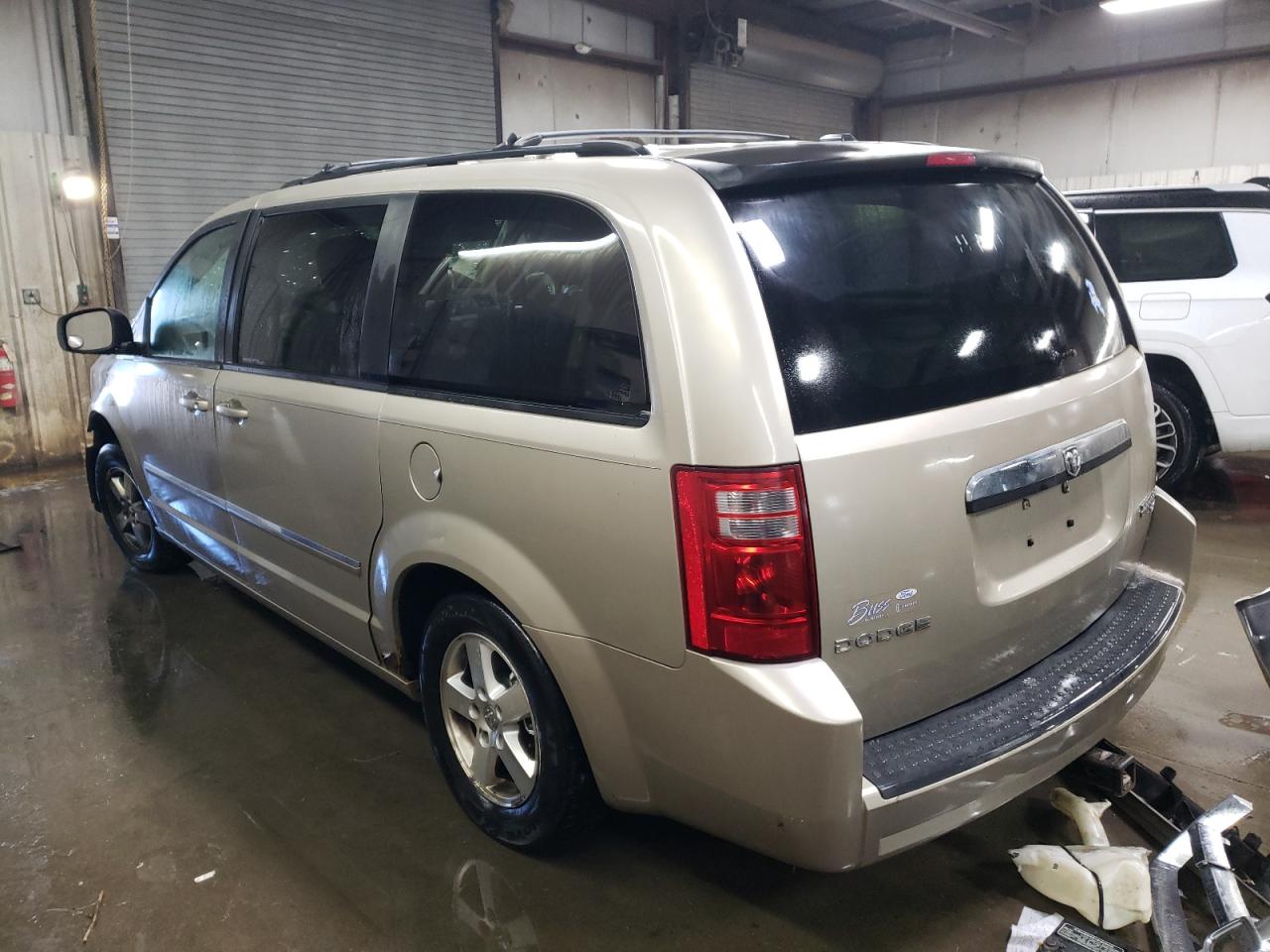 2009 Dodge Caravan - Image 2