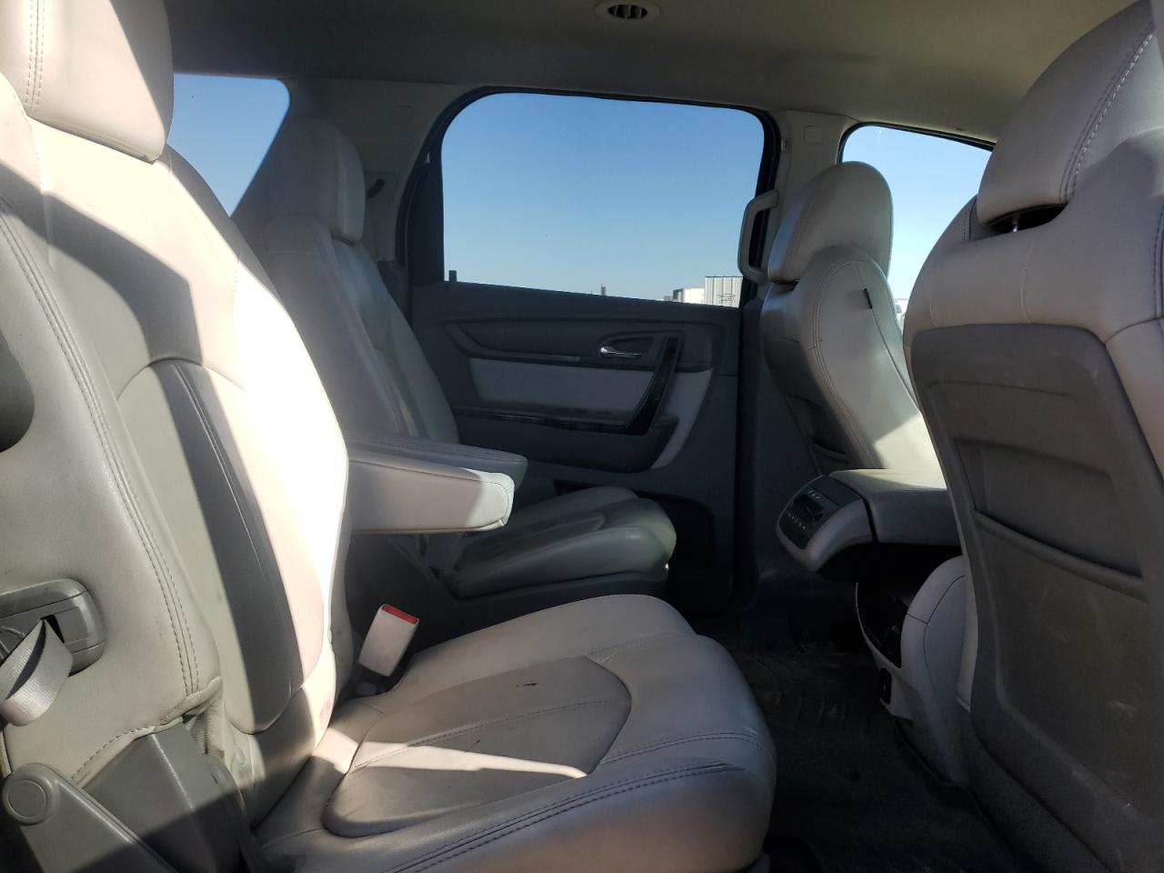 2016 GMC Acadia - Image 11