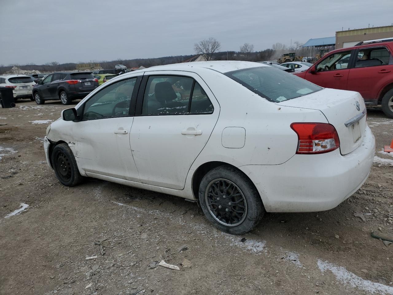 2012 Toyota Yaris - Image 2