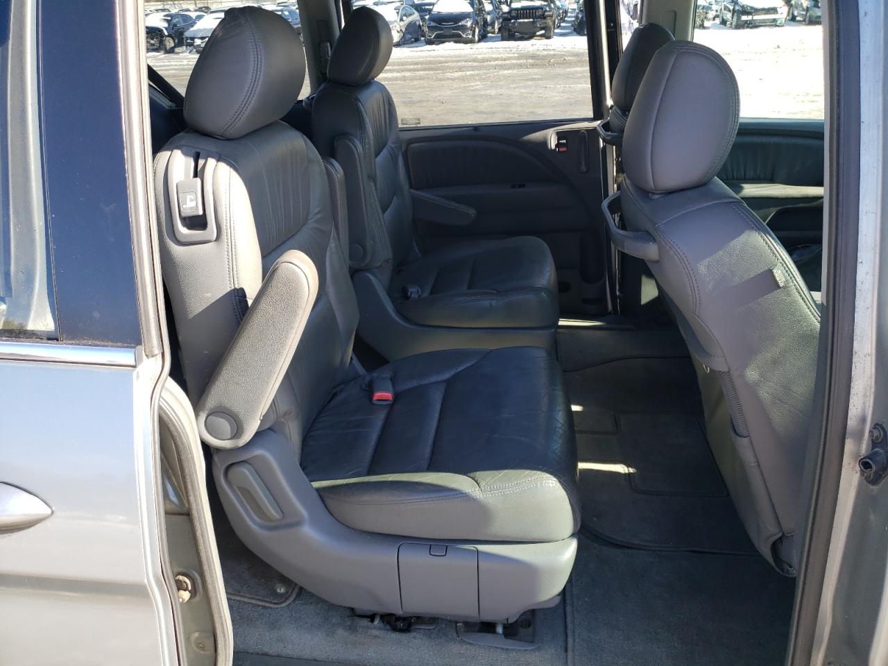 2005 Honda Odyssey - Image 11
