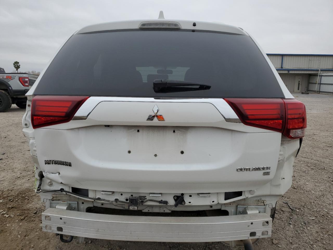 2019 Mitsubishi Outlander - Image 6