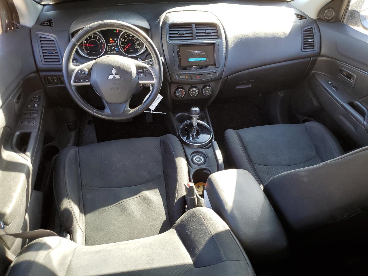 2015 Mitsubishi Outlander - Image 8