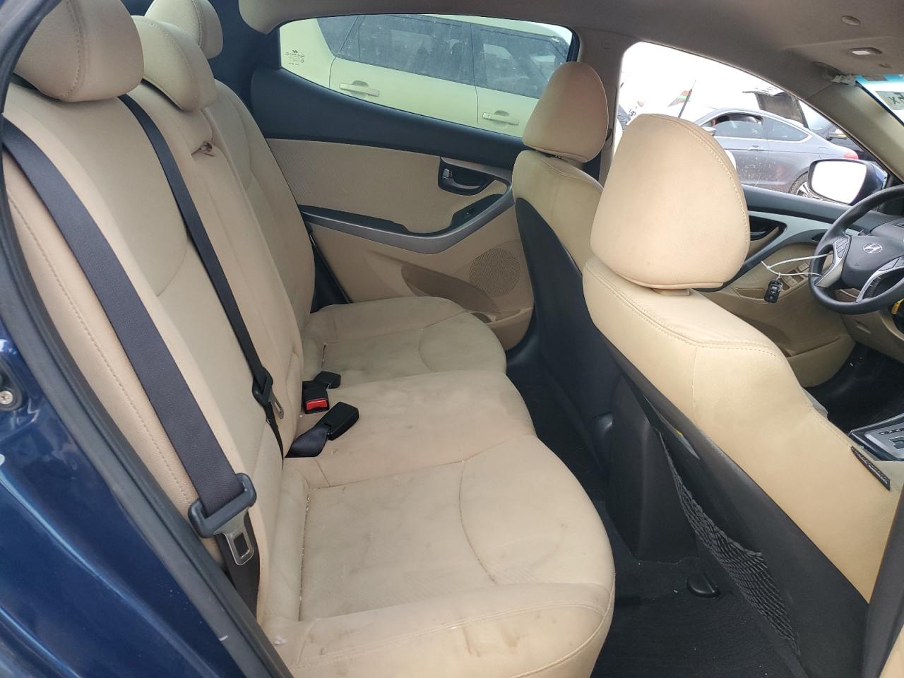 2013 Hyundai Elantra - Image 10
