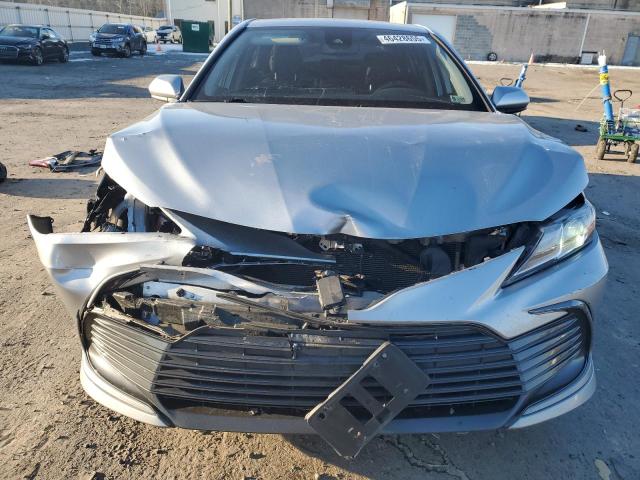  TOYOTA CAMRY 2022 Серебристый