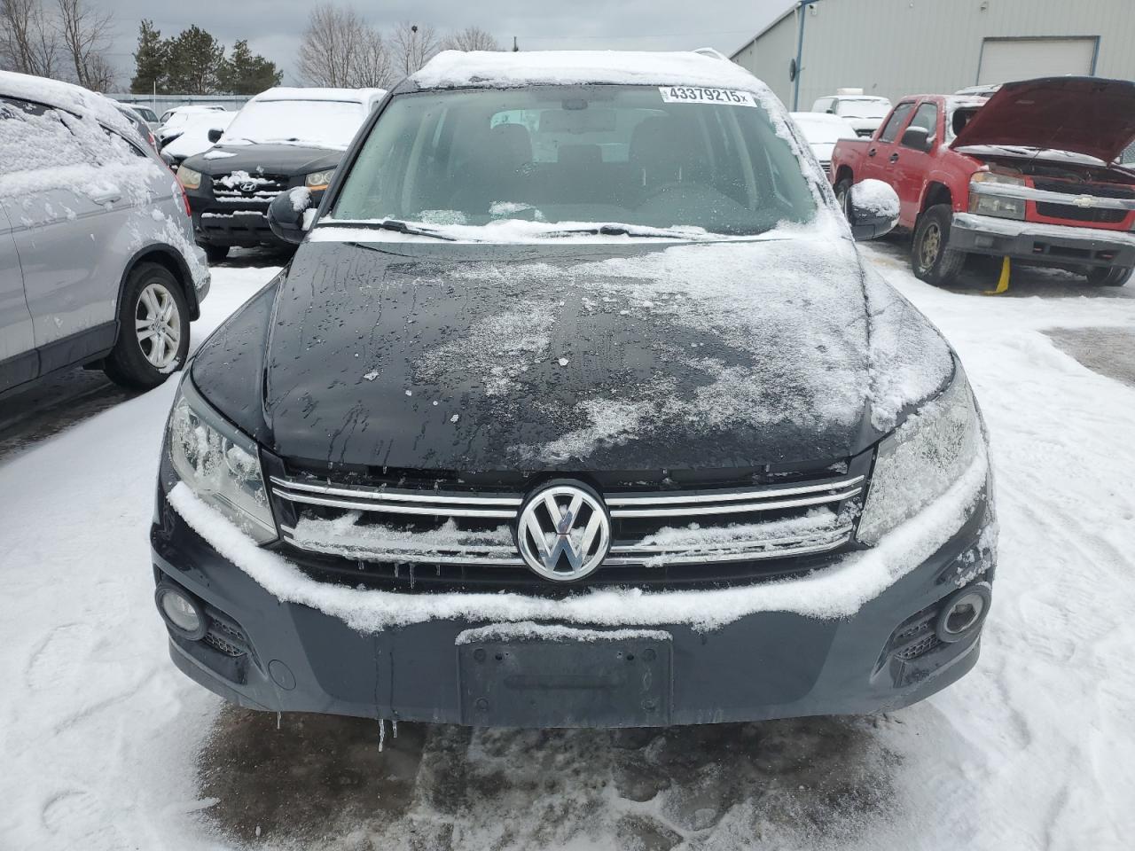 2017 Volkswagen Tiguan - Image 5