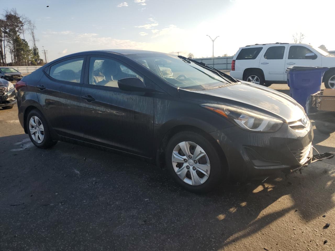 2016 Hyundai Elantra - Image 4