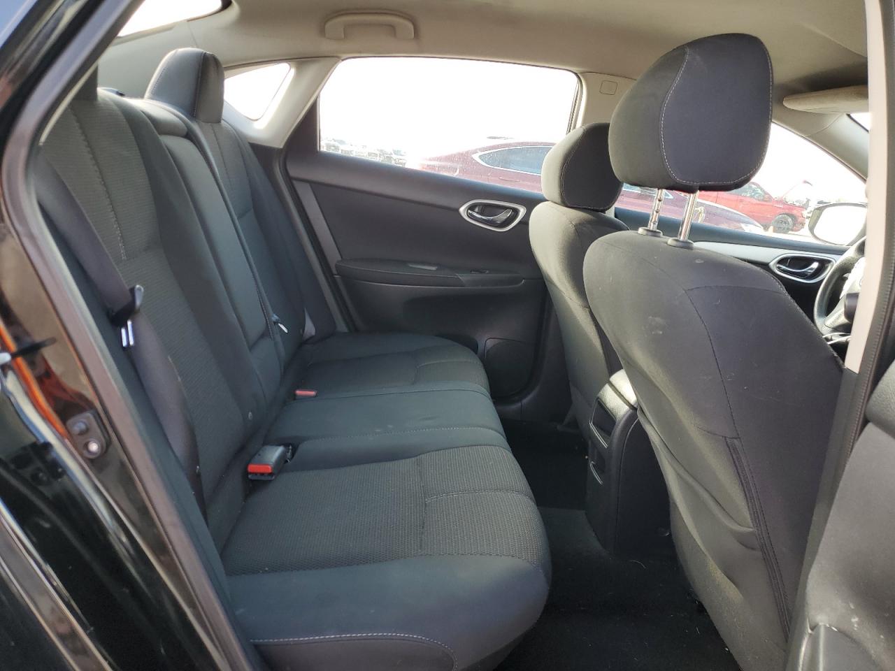 2015 Nissan Sentra - Image 10