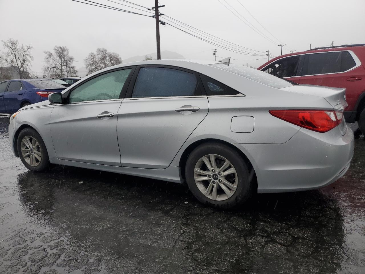 2013 Hyundai Sonata - Image 2