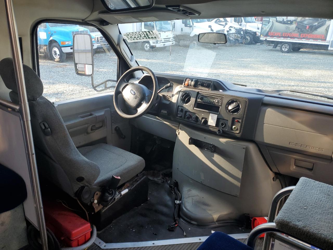 2015 Ford Econoline - Image 5