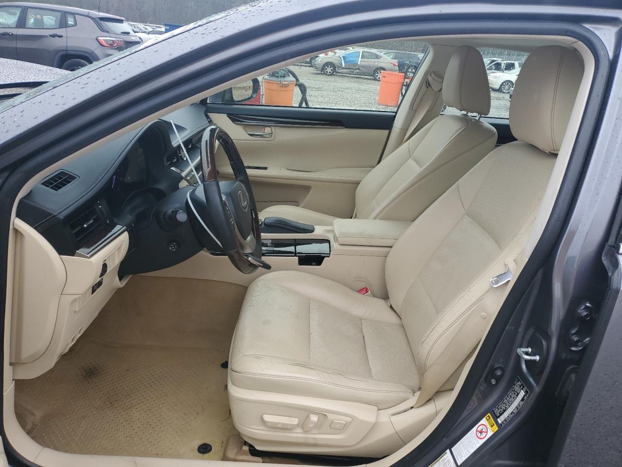 2013 Lexus ES - Image 7