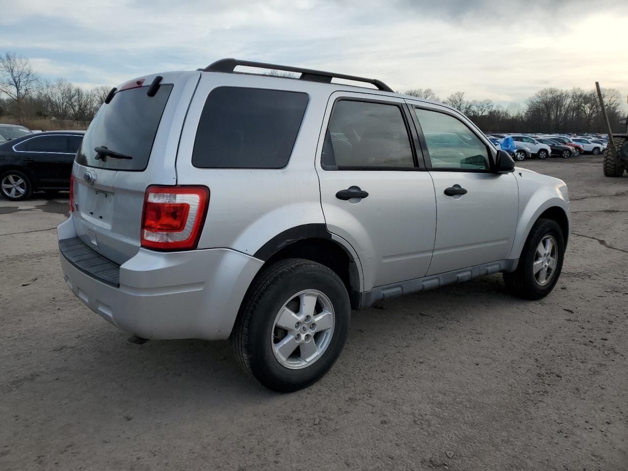 2010 Ford Escape - Image 3