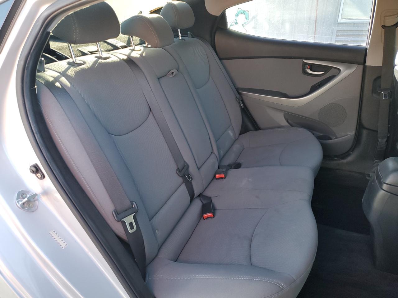 2016 Hyundai Elantra - Image 10