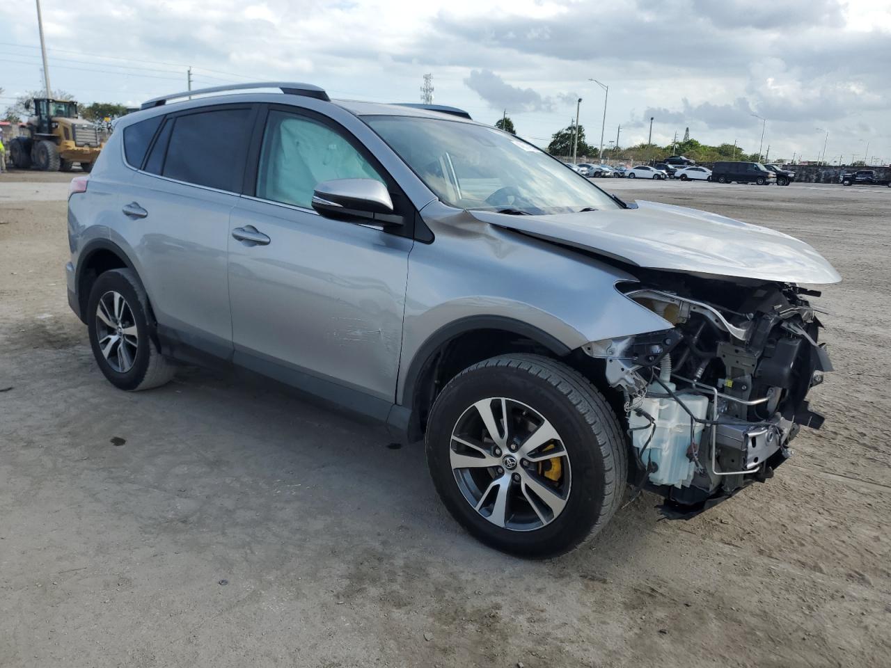 2018 Toyota RAV 4 - Image 4