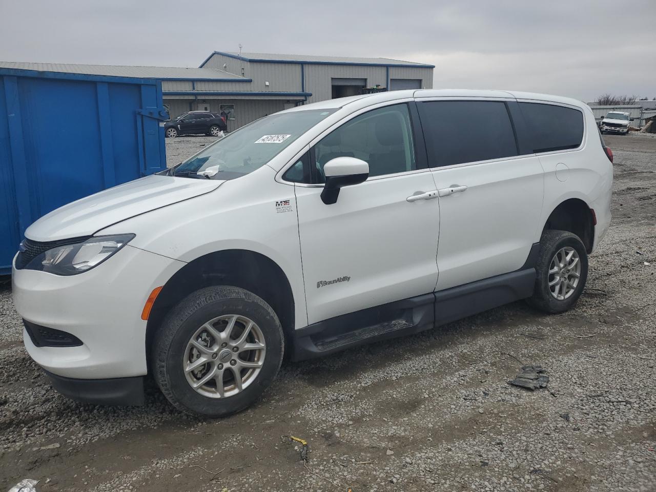 2023 Chrysler Voyager Lx for Sale in Earlington, KY - Front End