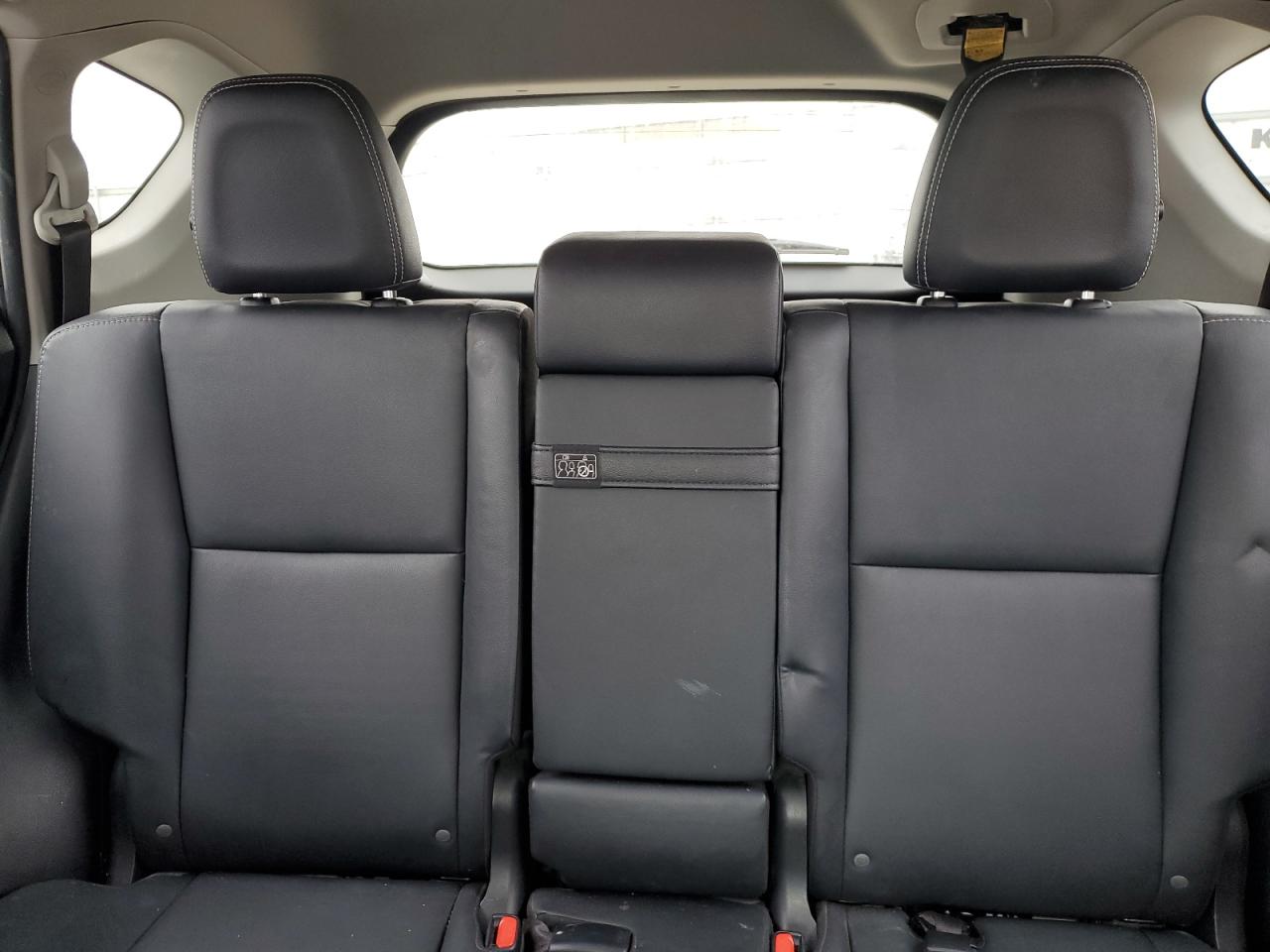 2017 Toyota RAV 4 - Image 10