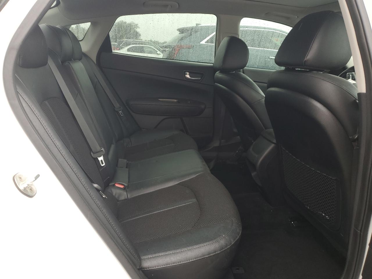 2019 Kia Optima - Image 10