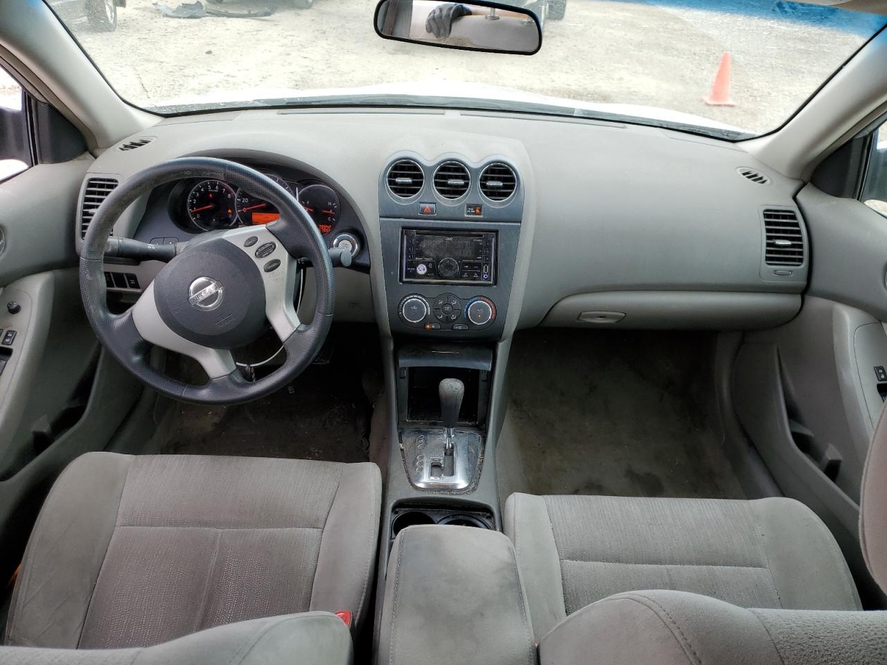 2010 Nissan Altima - Image 8