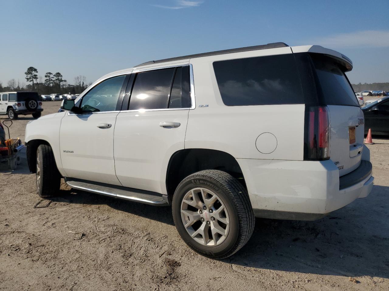 2015 GMC Yukon - Image 2
