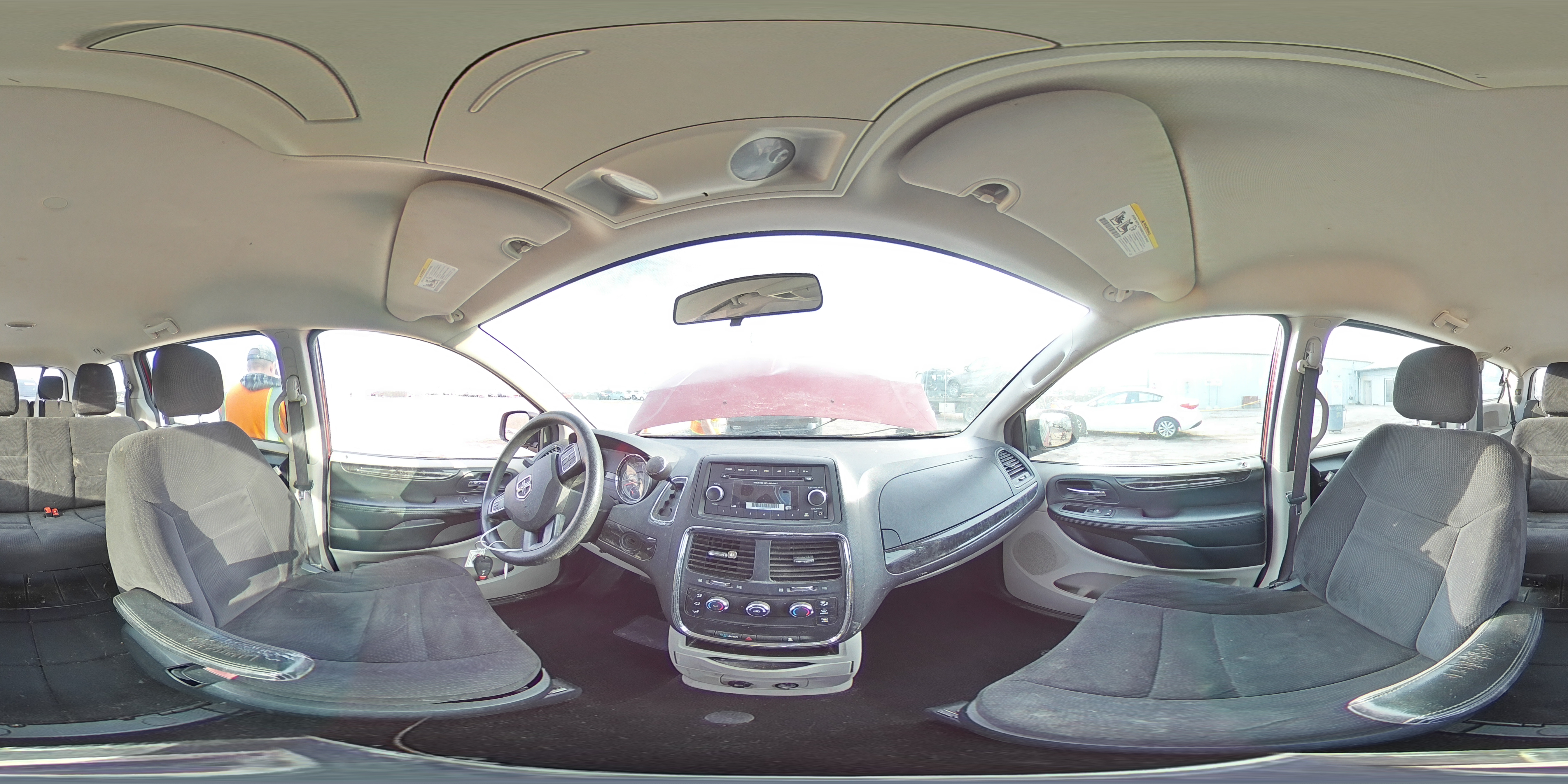 2015 Dodge Caravan - Image 15