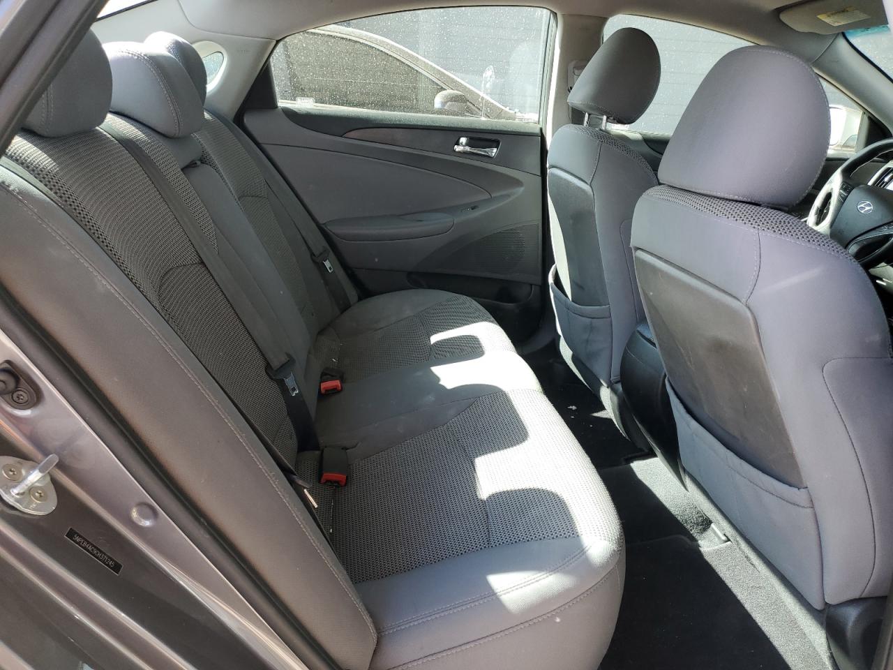 2012 Hyundai Sonata - Image 10