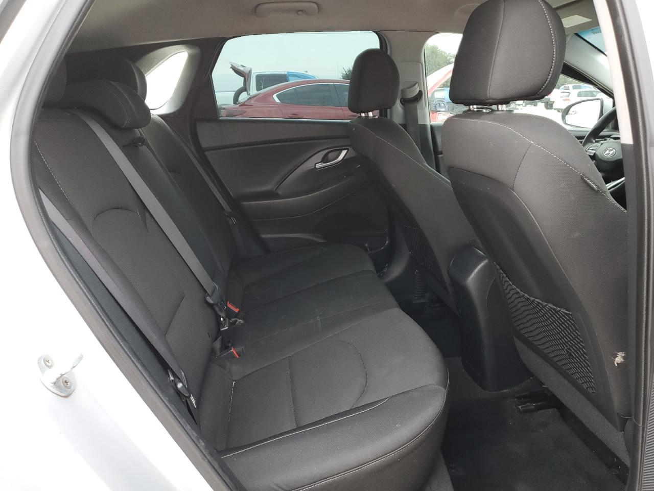 2018 Hyundai Elantra - Image 10