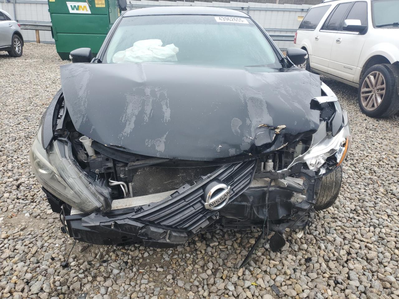 2017 Nissan Altima - Image 5
