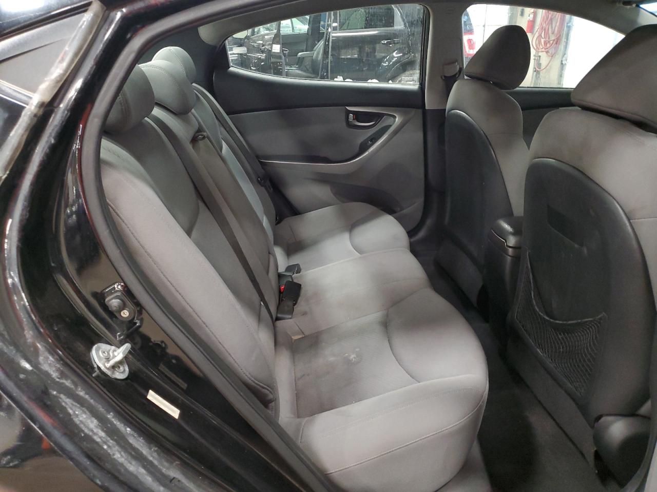 2012 Hyundai Elantra - Image 10