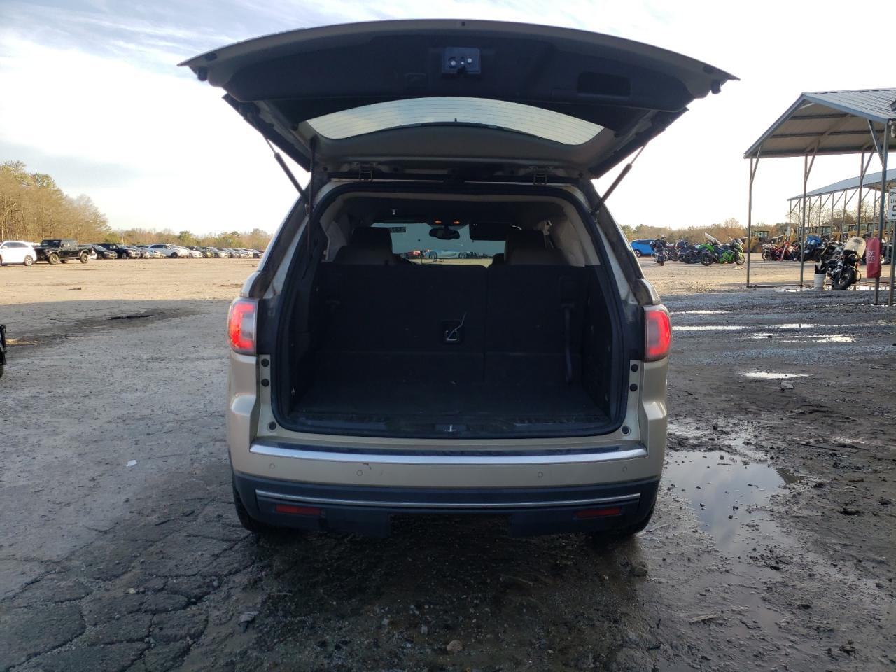 2015 GMC Acadia - Image 6